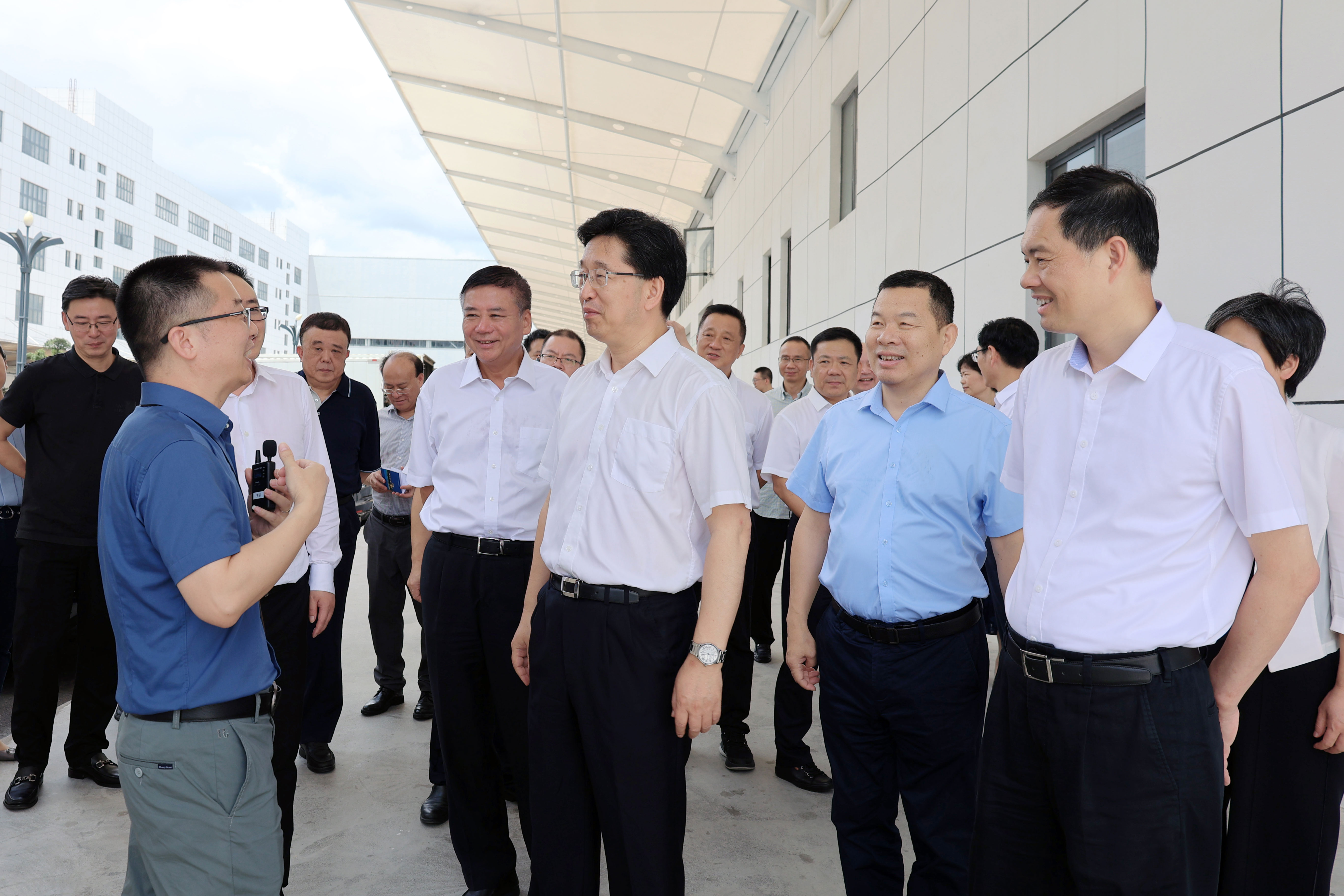浙江省人大党组书记陈金彪调研塞班岛线路检测中心：高端智造驱动高质量生长